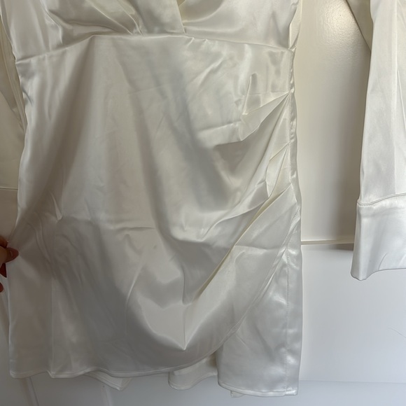 NWT Commense White Satin Long Sleeve Dress XS - Picture 4 of 7